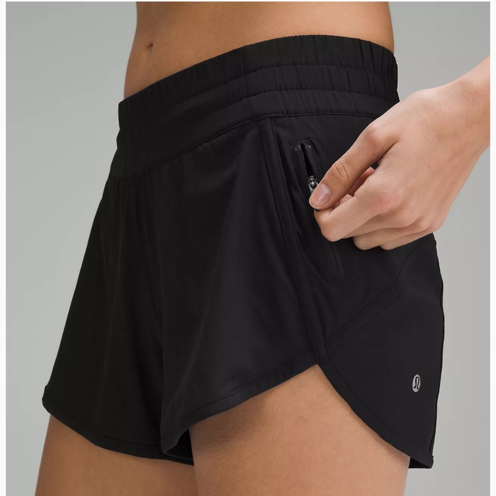 Lululemon Tracker Low Rise Lined short, black size 8